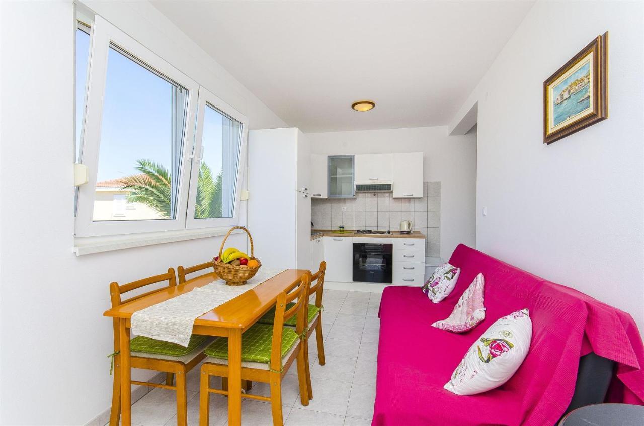Apartments Kazimir Nečujam Екстериор снимка