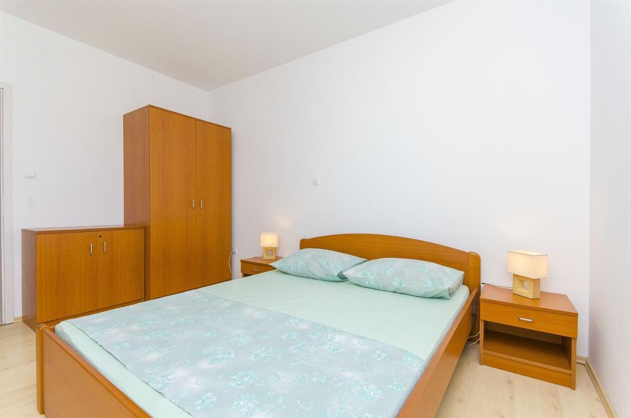 Apartments Kazimir Nečujam Екстериор снимка