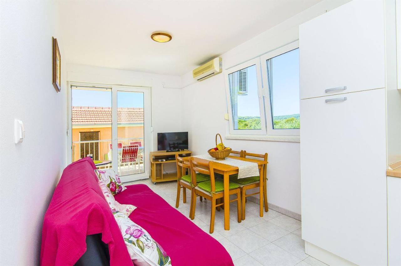Apartments Kazimir Nečujam Екстериор снимка