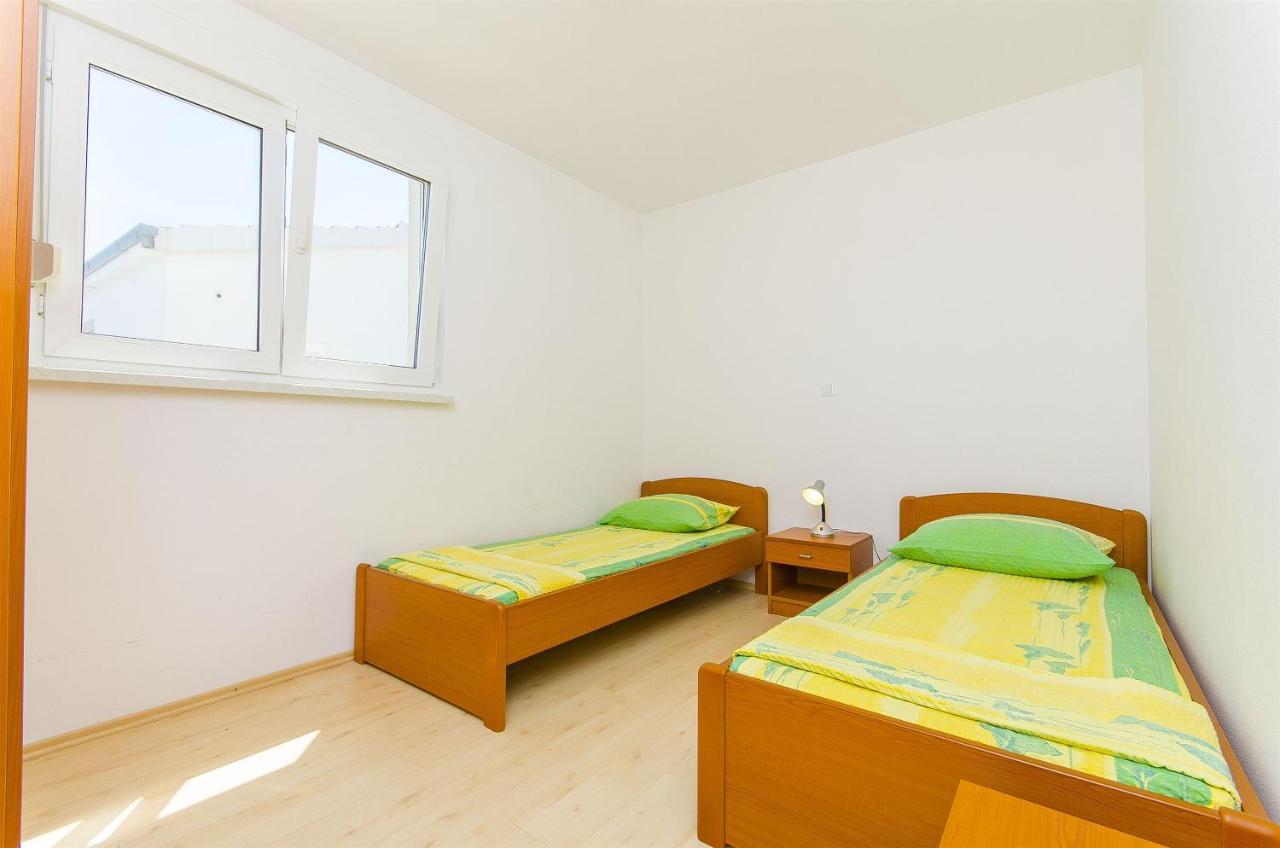 Apartments Kazimir Nečujam Екстериор снимка