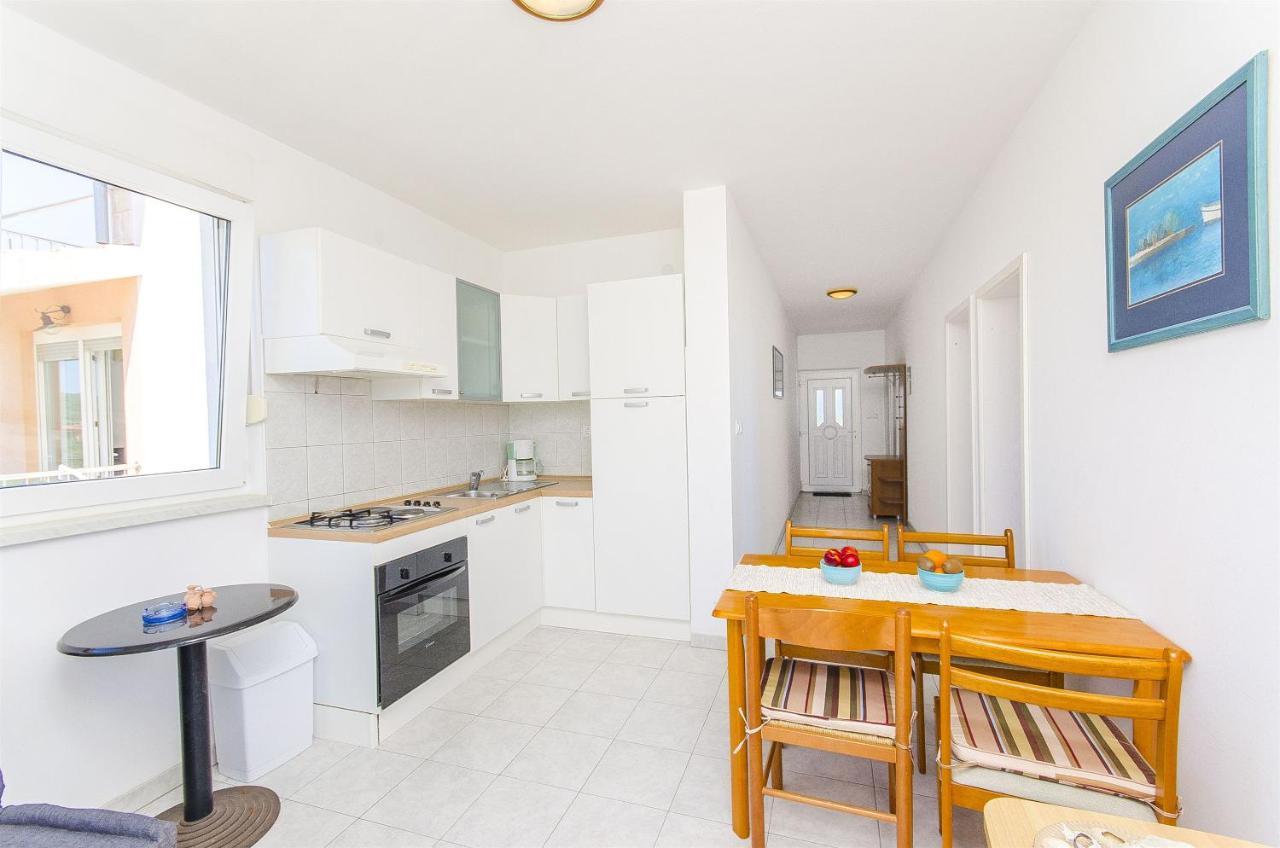 Apartments Kazimir Nečujam Екстериор снимка