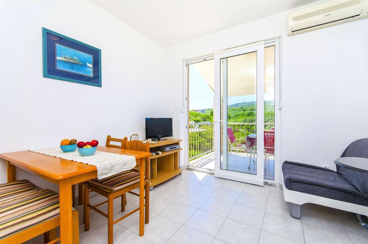 Apartments Kazimir Nečujam Екстериор снимка