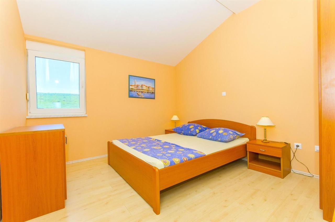 Apartments Kazimir Nečujam Екстериор снимка