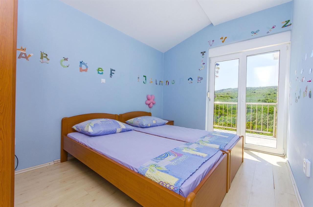 Apartments Kazimir Nečujam Екстериор снимка
