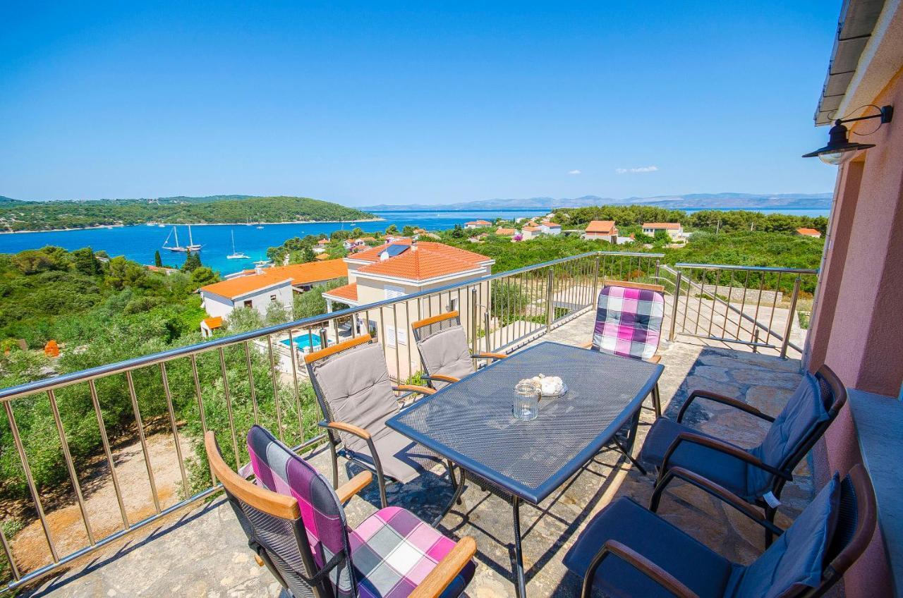 Apartments Kazimir Nečujam Екстериор снимка