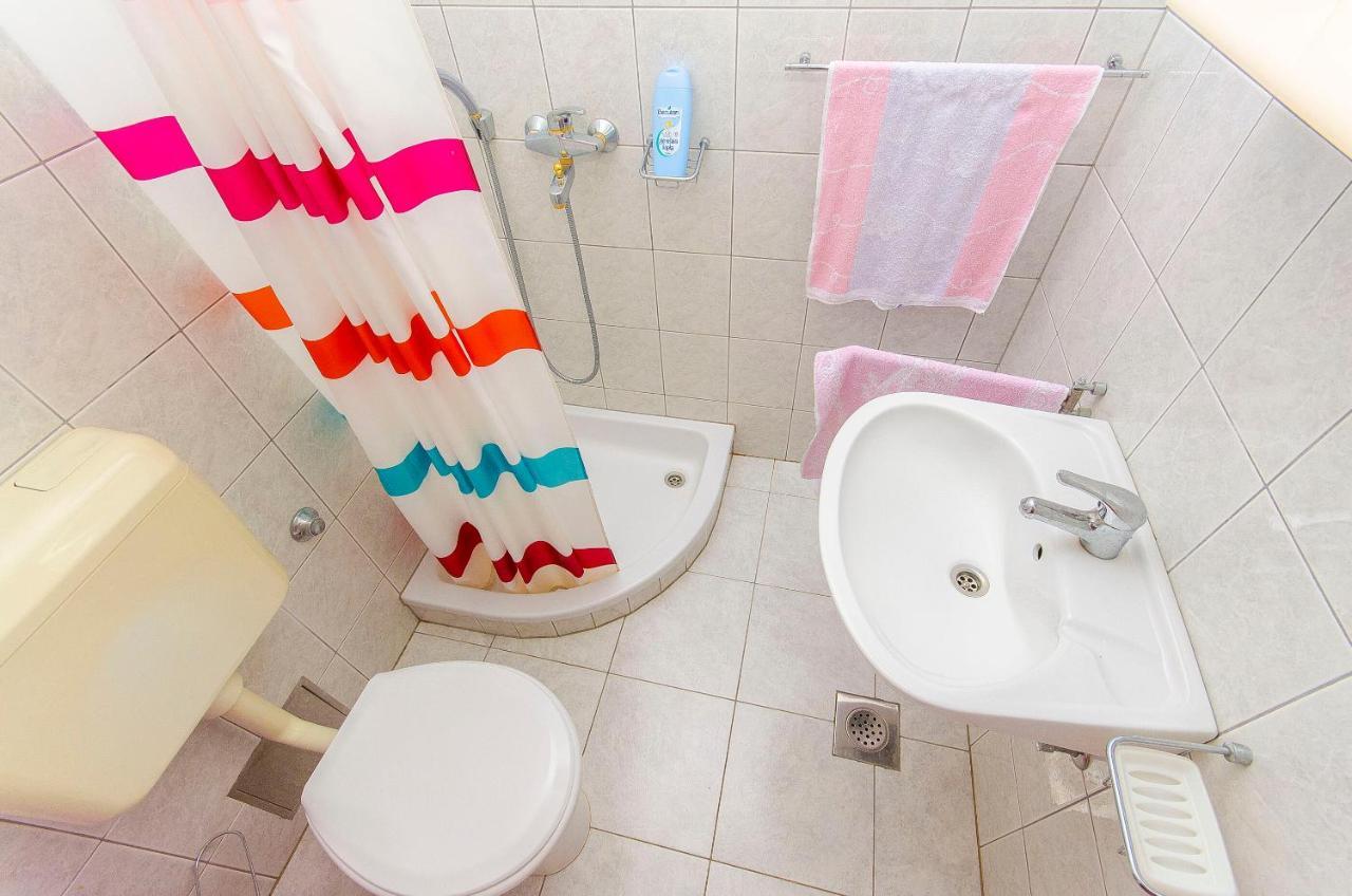 Apartments Kazimir Nečujam Екстериор снимка