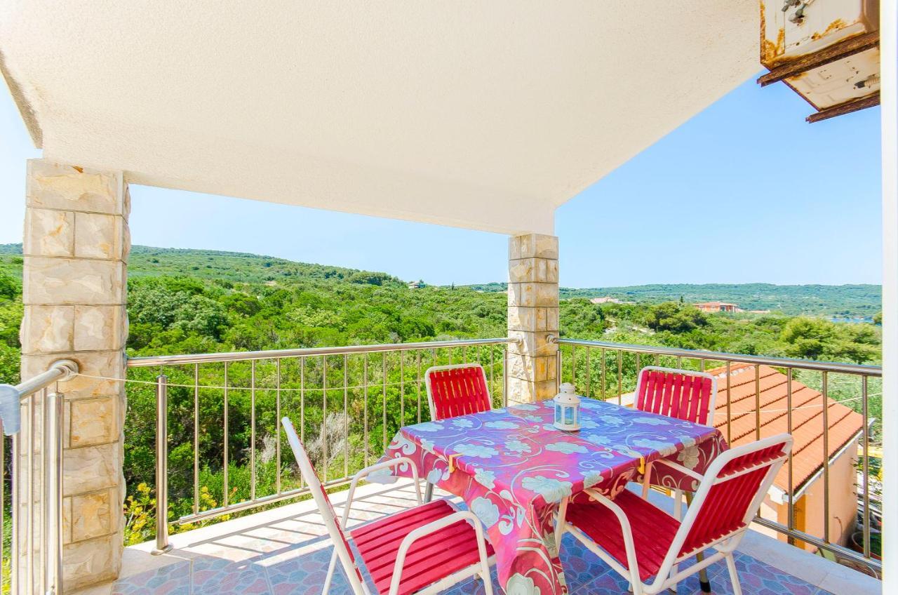 Apartments Kazimir Nečujam Екстериор снимка