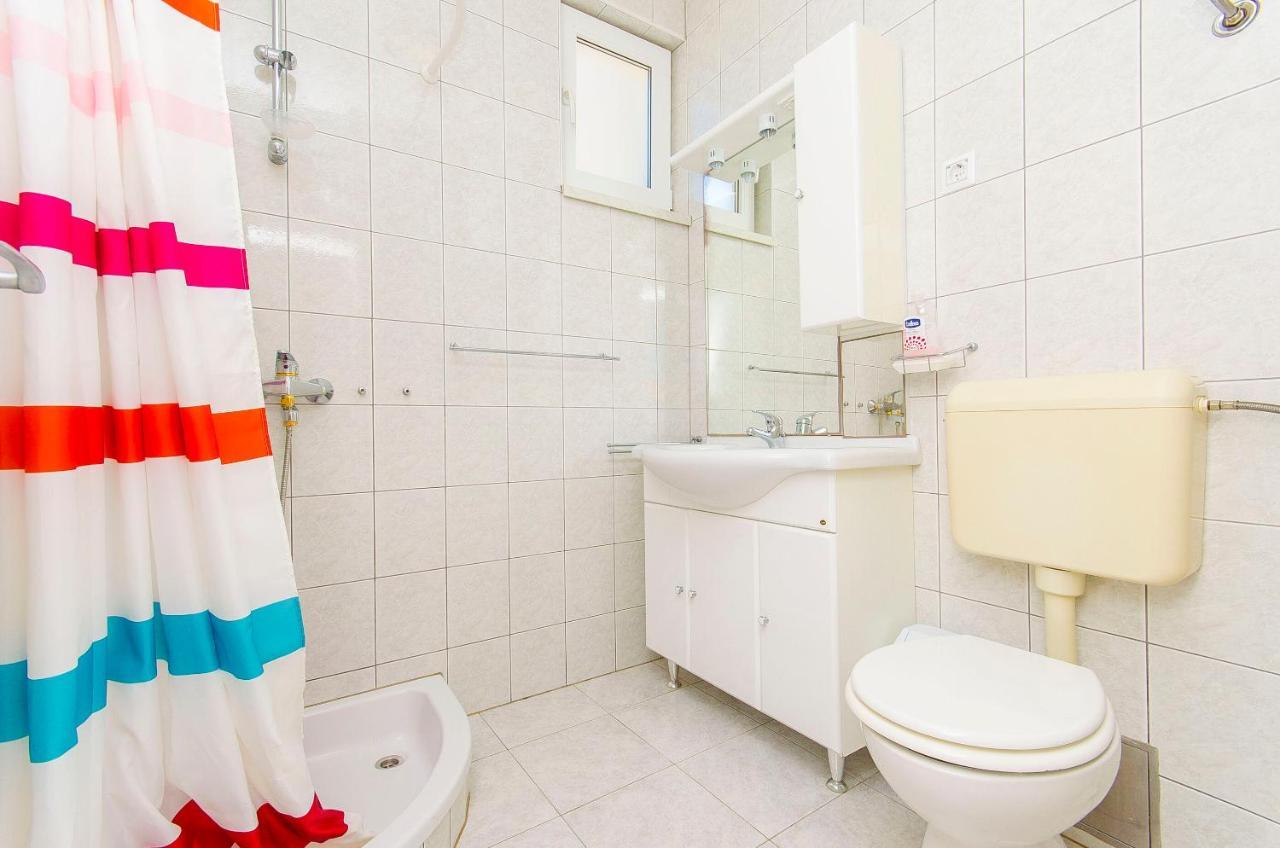 Apartments Kazimir Nečujam Екстериор снимка