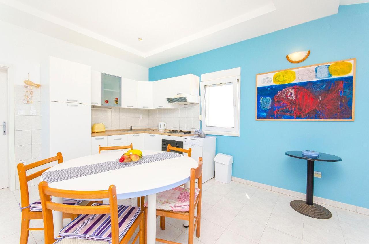 Apartments Kazimir Nečujam Екстериор снимка