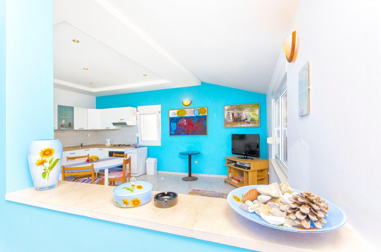 Apartments Kazimir Nečujam Екстериор снимка