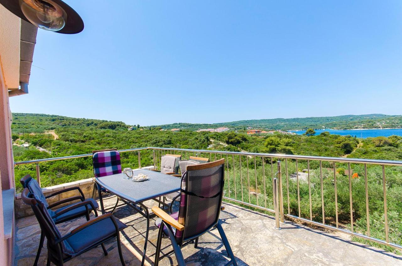 Apartments Kazimir Nečujam Екстериор снимка