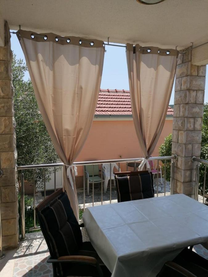Apartments Kazimir Nečujam Екстериор снимка
