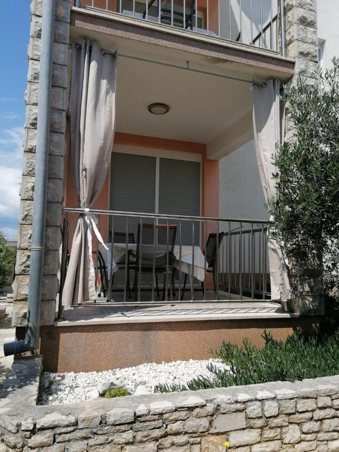 Apartments Kazimir Nečujam Екстериор снимка